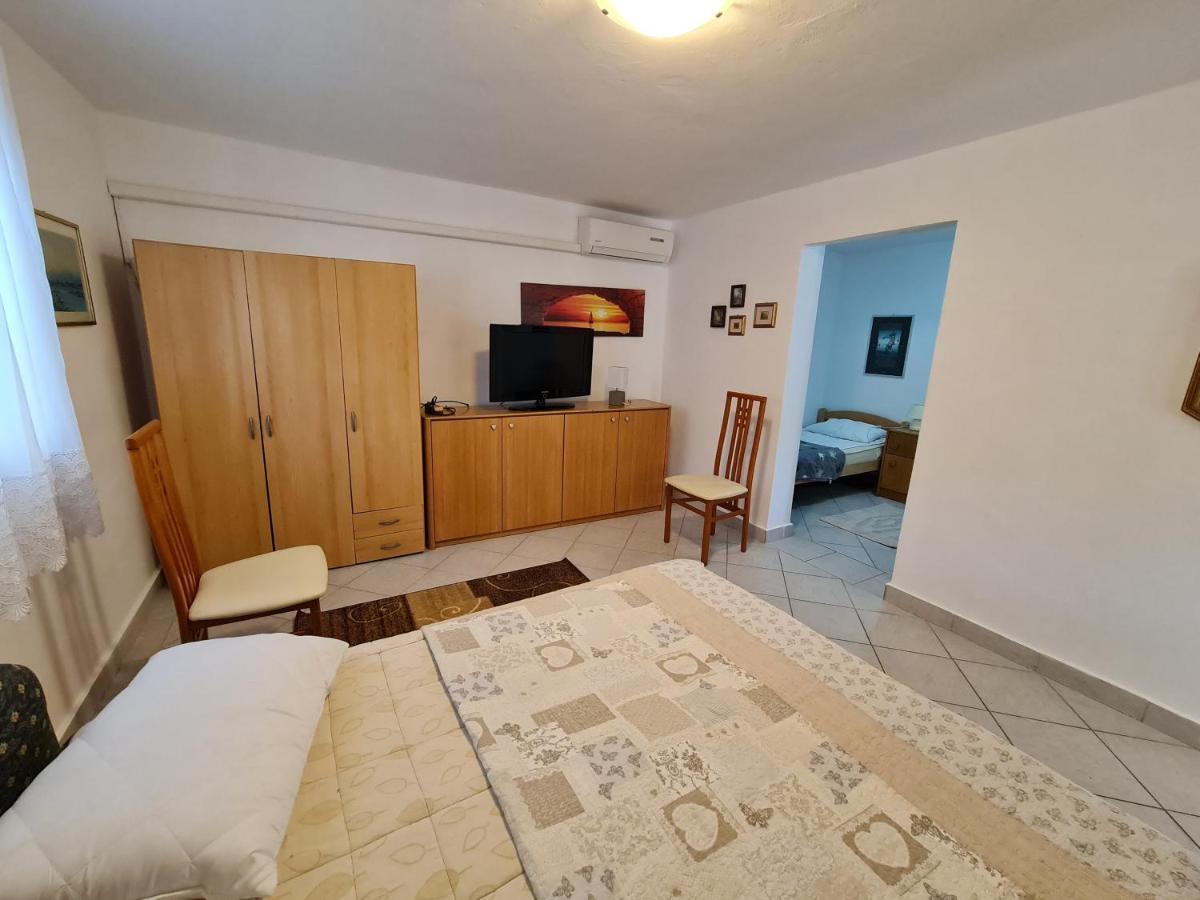 Apartma Pina Apartamento Izola Exterior foto